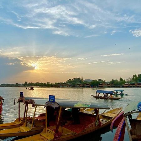 Green Paradise Houseboat - Centrally Heated Srīnagar Exterior foto