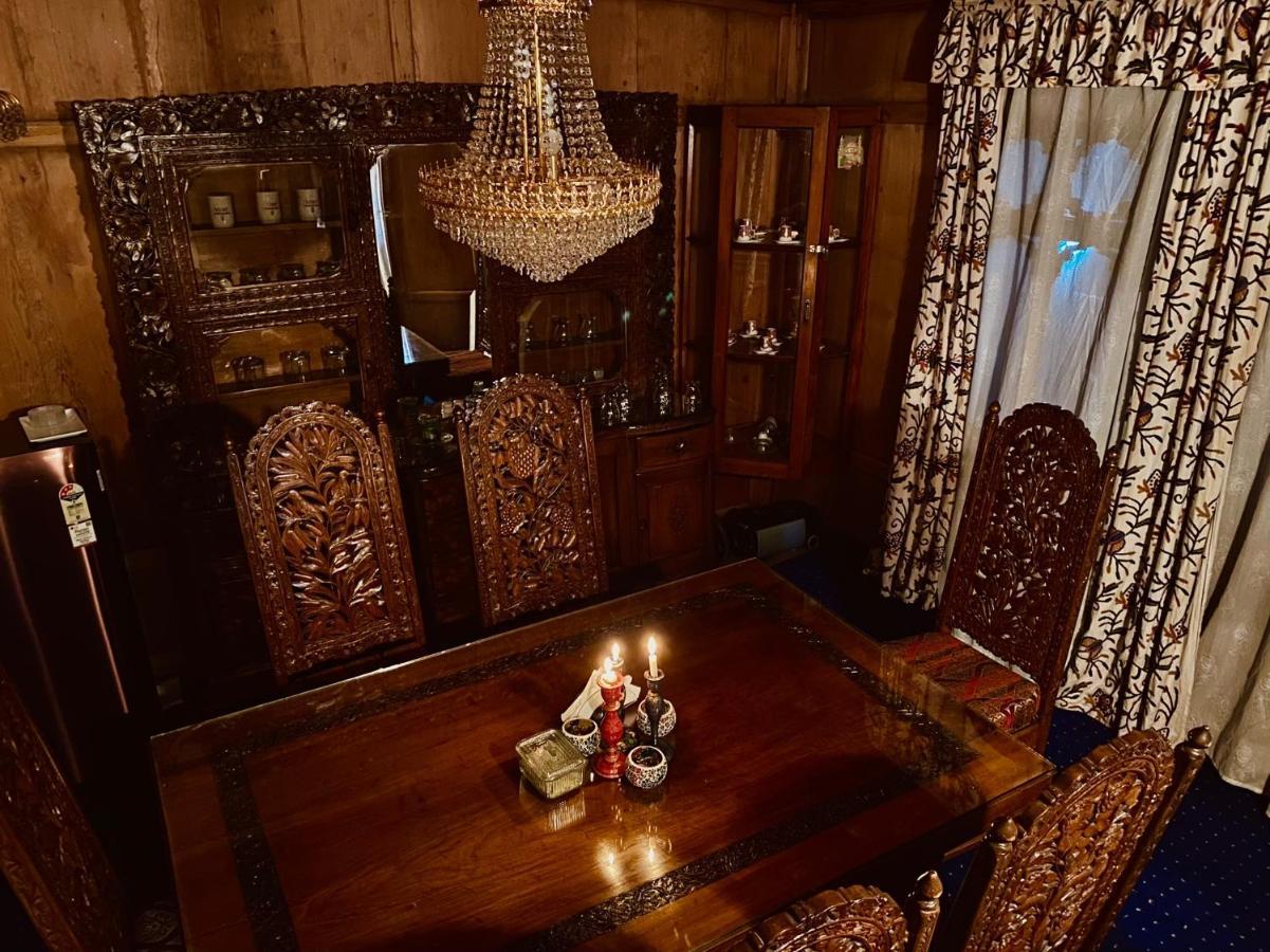 Green Paradise Houseboat - Centrally Heated Srīnagar Exterior foto