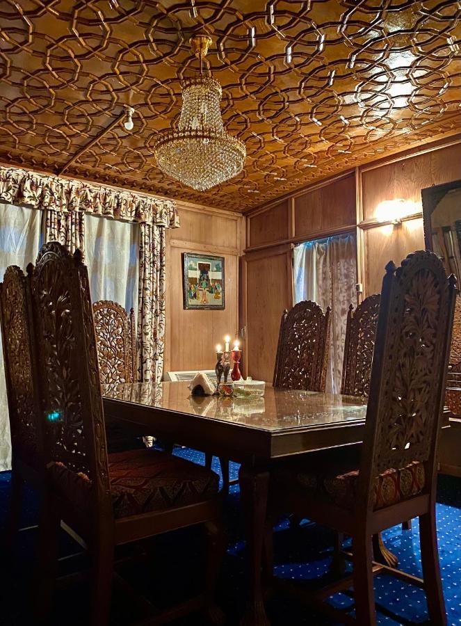 Green Paradise Houseboat - Centrally Heated Srīnagar Exterior foto